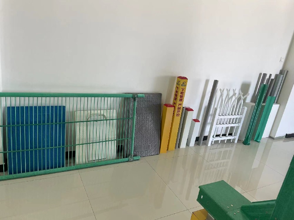 不同品種的玻璃鋼標(biāo)志樁作用有何不同？
